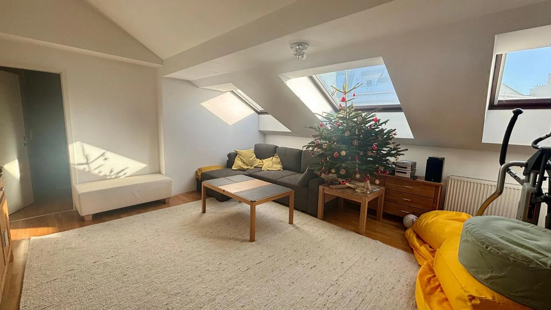 Apartment Top Floor With City View Vienna Austria
